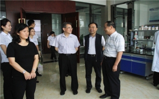 廢棄物資源化國家工程研究中心、昆明理工大學(xué)孫可偉教授,棄物資源化國家工程研究中心常務(wù)副主任、昆明理工大學(xué)教授李如燕博士蒞臨指導(dǎo)