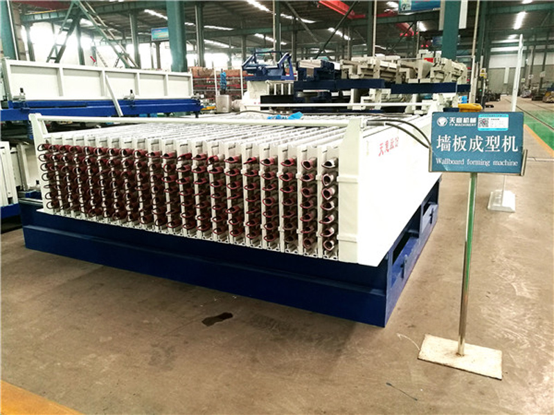 全自動(dòng)墻板機(jī)產(chǎn)量高，一機(jī)多用